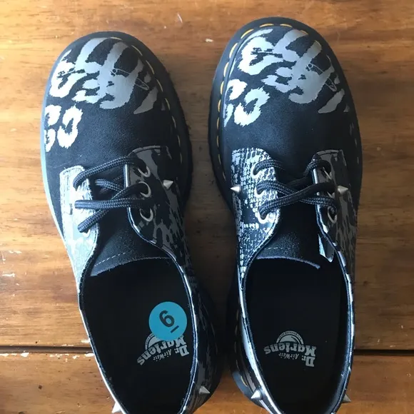 🔥🔥🔥 1 DAY SALE New Unisex Rare Dr Martens 1461