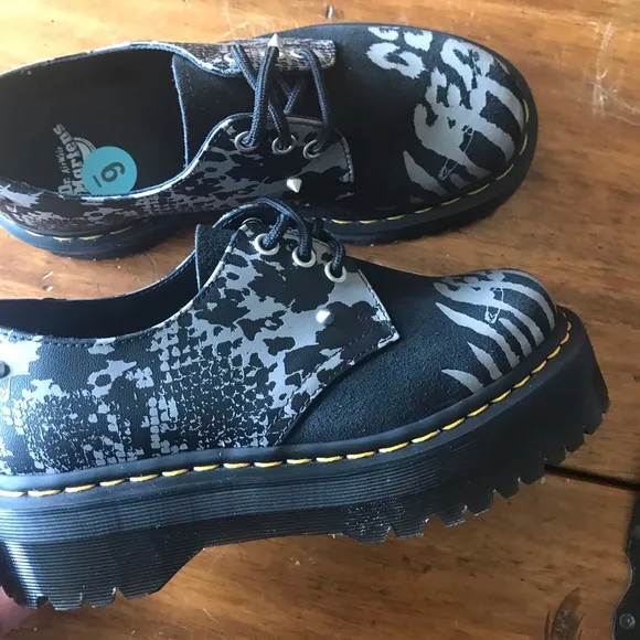 🔥🔥🔥 1 DAY SALE New Unisex Rare Dr Martens 1461