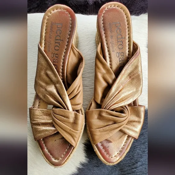 😍 Beautiful Pedro Garcia Women's Slide On Gold Brass Wedge Sandals Sz 38 7