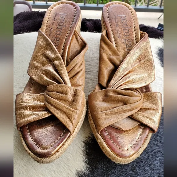 😍 Beautiful Pedro Garcia Women's Slide On Gold Brass Wedge Sandals Sz 38 7