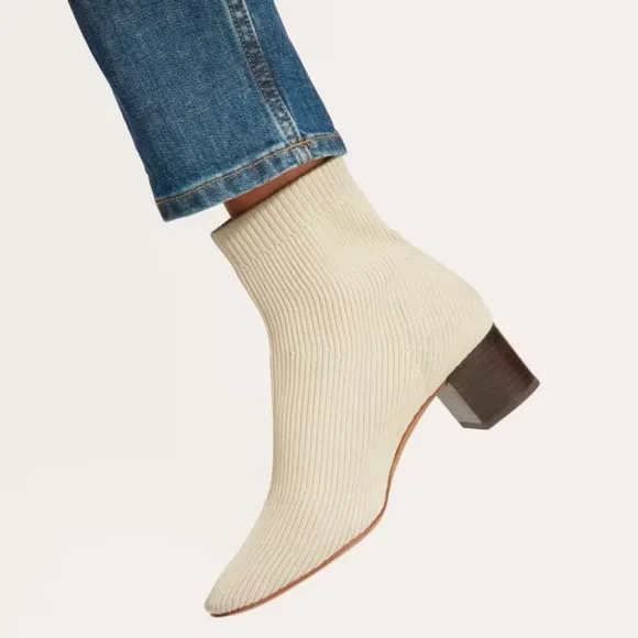 🆕 Everlane The Glove Boot Women's Beige Ankle Boots