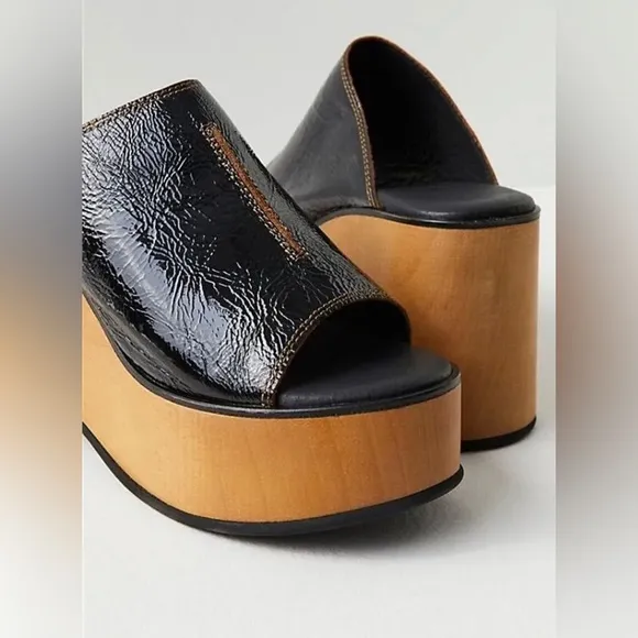 - Free People Gabriela Clogs Size 39. SH5