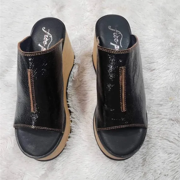 - Free People Gabriela Clogs Size 39. SH5