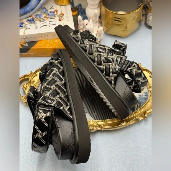 🆕 KURT GEIGER LONDON 🧿 NWOB Orson Patent Quilted Dad Sandals Sz EU38 US 7.5