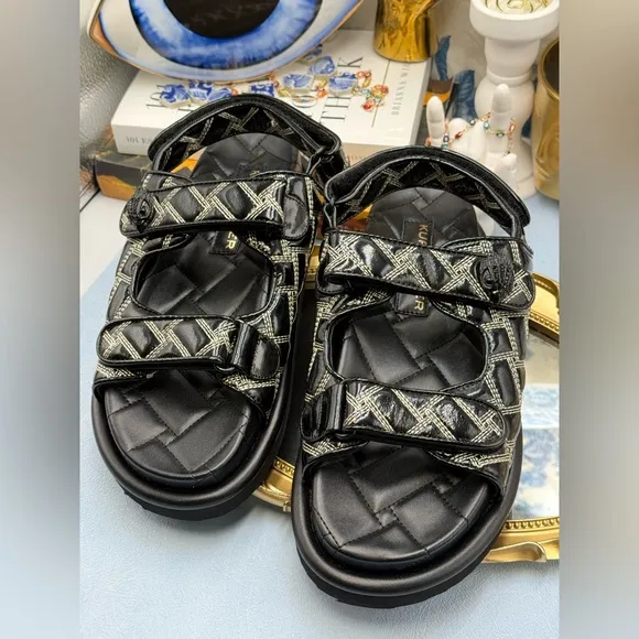🆕 KURT GEIGER LONDON 🧿 NWOB Orson Patent Quilted Dad Sandals Sz EU38 US 7.5