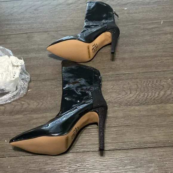 - NWT BURJU Savage Ankle Closed Pointed Toe Wet Look With Sparkle Heel | 5…