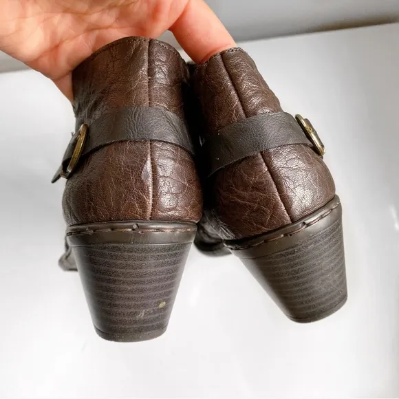 🍩 RIEKER DARK BROWN LEATHER SIDE BUCKLE CHUNKY HEEL BOOTIES!