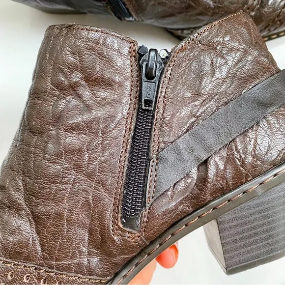 🍩 RIEKER DARK BROWN LEATHER SIDE BUCKLE CHUNKY HEEL BOOTIES!