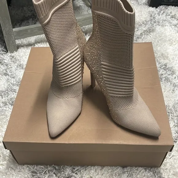 🔥 STEVE MADDEN MAXWELLE HEELS/BOOTS/booties 🔥
