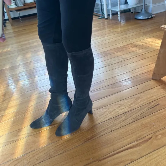 👢 Stuart Weitzman Knee Hi Suede Boots