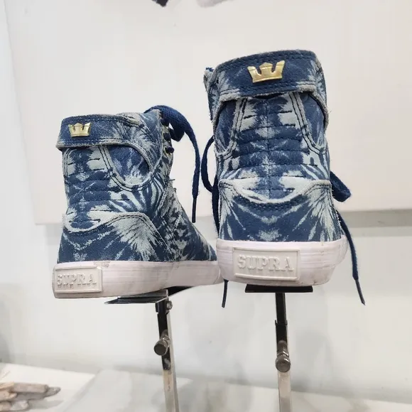 [ SUPRA] boys size 5,- or mens size 3, blue&amp; white hi top &quot; SKYFALL&quot; sneakers