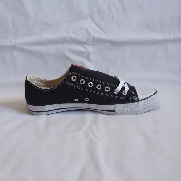 2003 Zero Skateboards X Converse Low Top Shoes Sneakers Mens Size 11 Black White