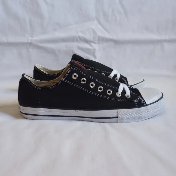 2003 Zero Skateboards X Converse Low Top Shoes Sneakers Mens Size 11 Black White