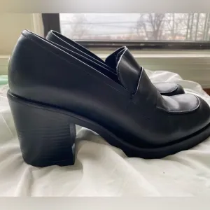 90s Heeled Loafer Black Leather Nine West Shoes