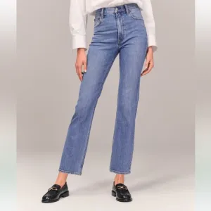 Abercrombie &amp; Finch Ultra High Rise Ankle Straight Jean 26/2