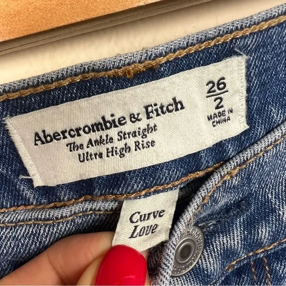Abercrombie &amp; Finch Ultra High Rise Ankle Straight Jean 26/2