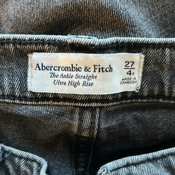 Abercrombie &amp; Fitch The Ankle Straight Ultra High-Rise Jeans Size 27