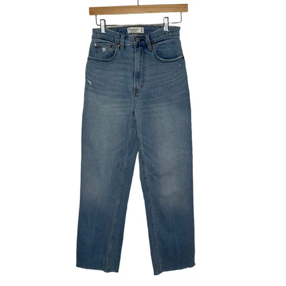 Abercrombie | Curve Love Ankle Straight Ultra High Rise Medium Raw Hem 2/26