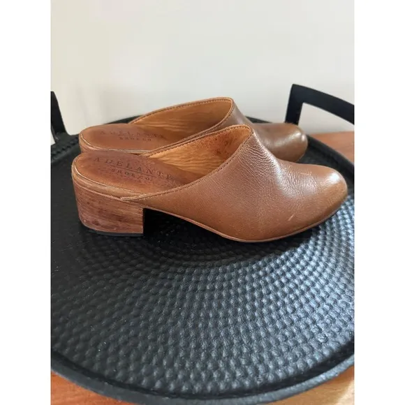 Adelante Camila Mules Leather Block Heel Mules Clogs Dessert Tan Brown Size 6.5