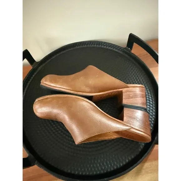 Adelante Camila Mules Leather Block Heel Mules Clogs Dessert Tan Brown Size 6.5