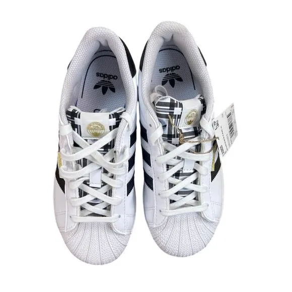 adidas Kids &quot;Graphic Pop&quot; Superstar C White/Black/Gold Size 2 HP3259
