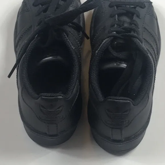 Adidas La Marques aux 3 bandes boy Shoes Size 11K
