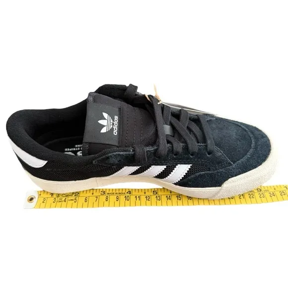 Adidas Nora GV6777 Black and White Skateboarding Sneakers Men Size 4