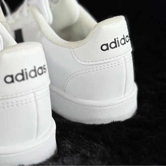 ADIDAS NWT 2 1/2 Kids Unisex Grand Court EF0103 Shoes Sneakers Classic 2.5 Youth