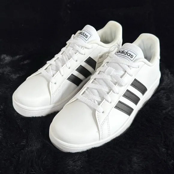 ADIDAS NWT 2 1/2 Kids Unisex Grand Court EF0103 Shoes Sneakers Classic 2.5 Youth