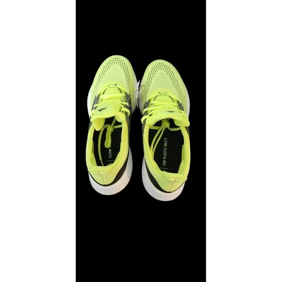 Adidas Pure Boost 22 Shoes Ultra Solar Yellow Sneakers Shoes  Men's Size 10 NEW
