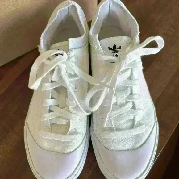 adidas Trainer XX92 x Karlie Kloss White Size 7 Preowned With Box.‎ Great Used