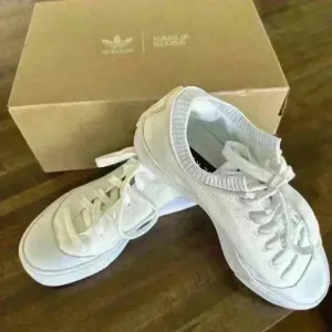 adidas Trainer XX92 x Karlie Kloss White Size 7 Preowned With Box.‎ Great Used