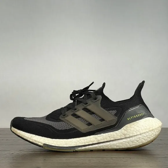 adidas UltraBOOST 21 Mens 9 Black Running Walking Shoes Gym Training Workout