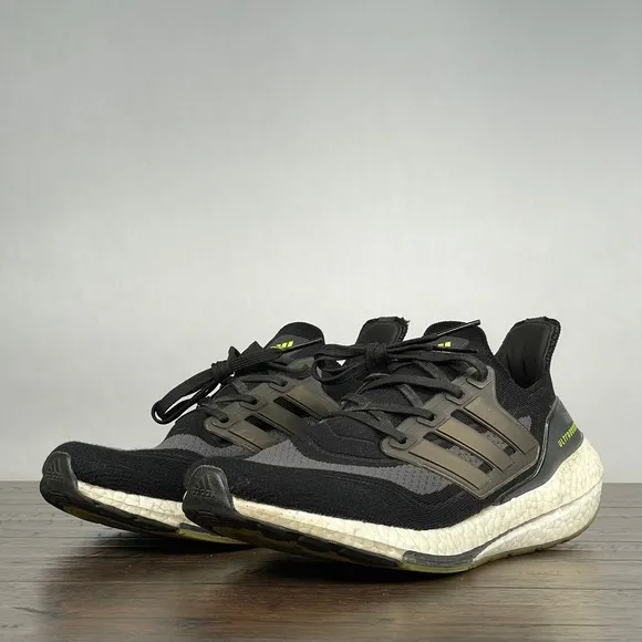 adidas UltraBOOST 21 Mens 9 Black Running Walking Shoes Gym Training Workout