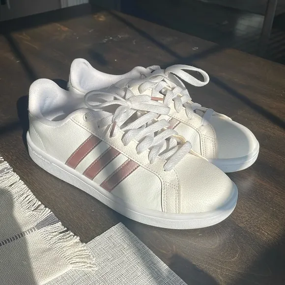 Adidas White Sneakers Classic Design