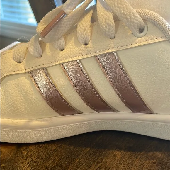 Adidas White Sneakers Classic Design