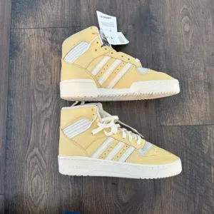 ADIDAS Women NWT Rivalry High Top Shoes in Light Yellow Size 8