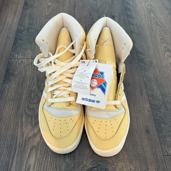 ADIDAS Women NWT Rivalry High Top Shoes in Light Yellow Size 8
