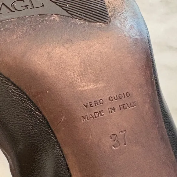 AGL Leather Pumps Block Heel Cap Toe Classic Black Size 37
