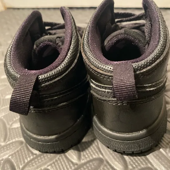 Air Jordan 1 Mid Retro Triple Black size 10c toddler shoes
