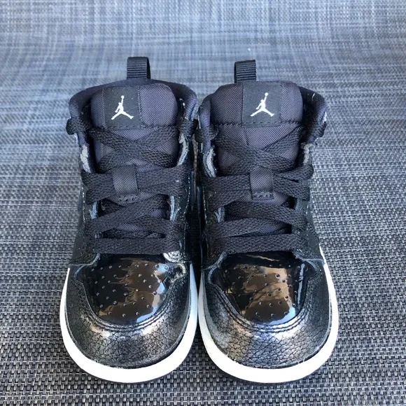 Air Jordan 1 Retro High BT 'Black Patent' High-Top Sneakers Infants size 5