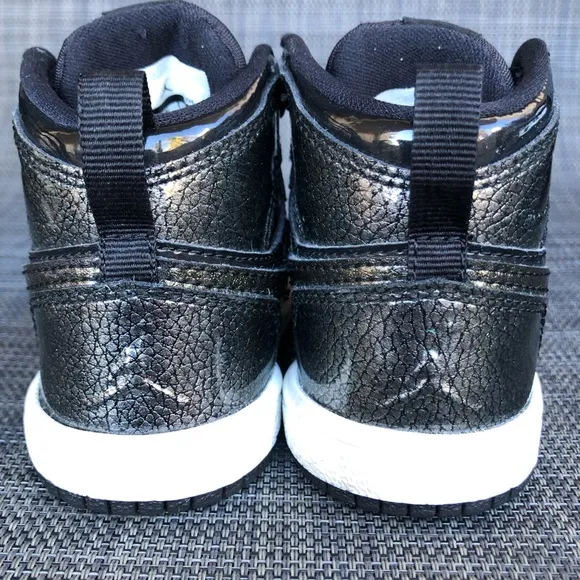 Air Jordan 1 Retro High BT 'Black Patent' High-Top Sneakers Infants size 5