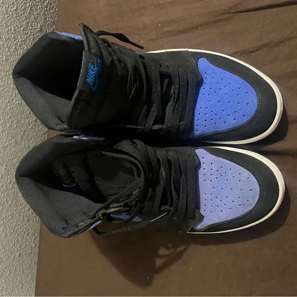 Air Jordan 1 Retro High OG Royal Reimagined fits ladies size 12