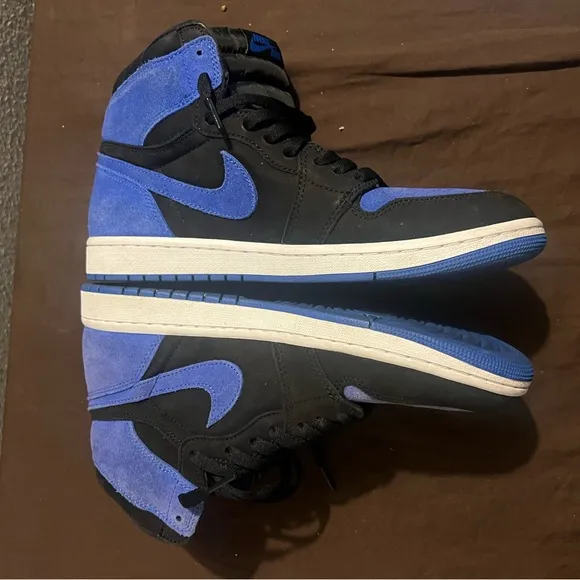 Air Jordan 1 Retro High OG Royal Reimagined fits ladies size 12