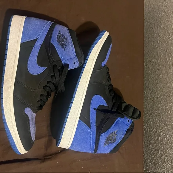 Air Jordan 1 Retro High OG Royal Reimagined fits ladies size 12