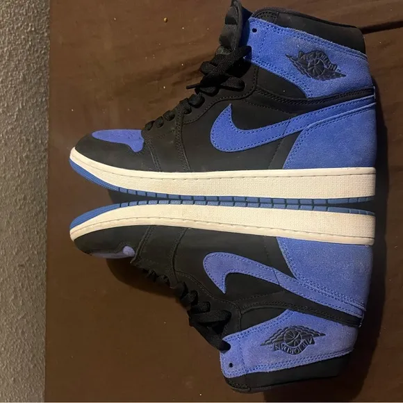 Air Jordan 1 Retro High OG Royal Reimagined fits ladies size 12
