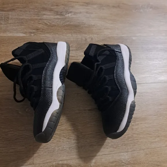 Air Jordan 11 Retro Premium Black Gold White High-Top Sneakers Size 7