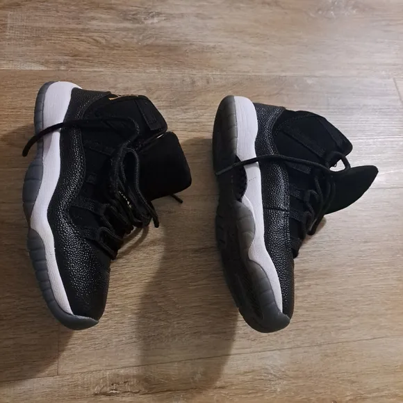 Air Jordan 11 Retro Premium Black Gold White High-Top Sneakers Size 7