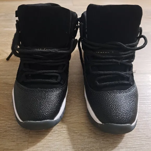 Air Jordan 11 Retro Premium Black Gold White High-Top Sneakers Size 7