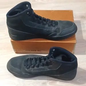 AIR JORDAN EXECUTIVE black sneakers.  Black mid top gym shoes.  Black sneakers